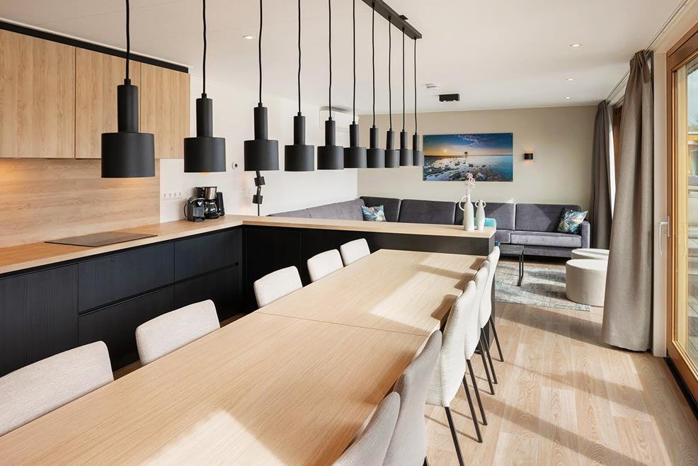 Wohnraum im 12-Personen-Ferienhaus Beach Resort Brouwersdam
