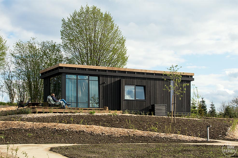 Moderne Lodge im Resort