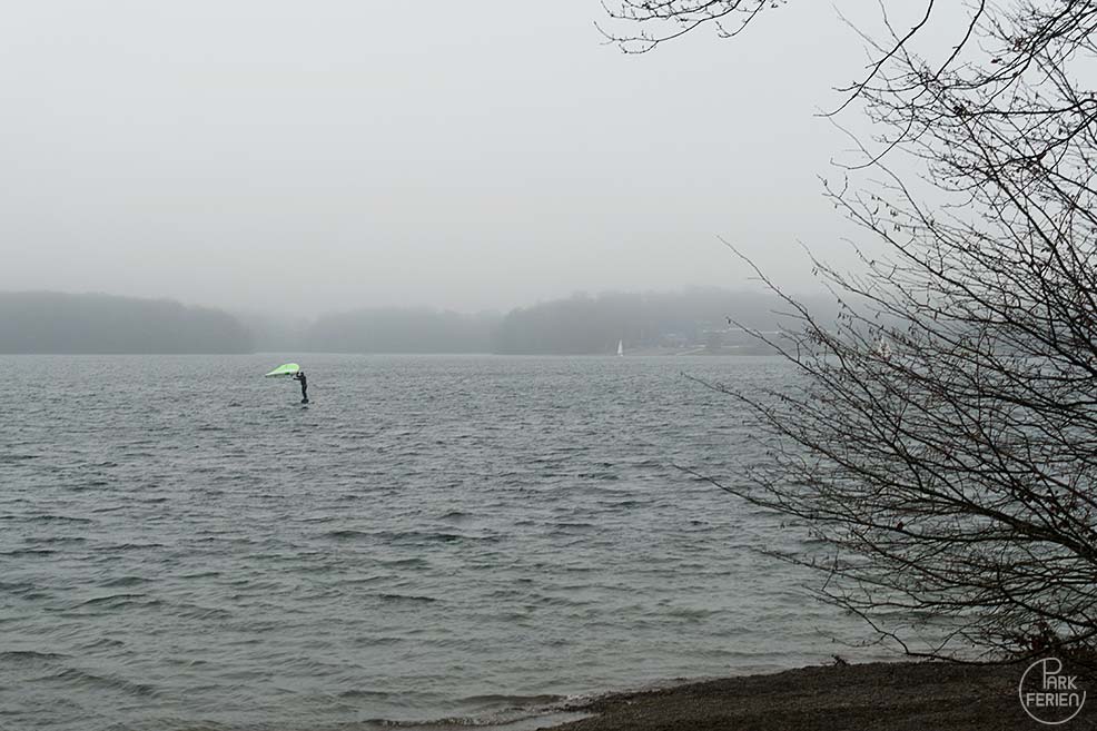 lacs l'Eau d'Heure surfer